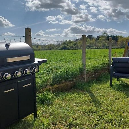 Belle Maison Climatisee Renovee Pac-Man Entre Collegues, Amis, Famille - Barbecue - Netflix - Prime - Baby Foot 50Cts Saint-Seurin-sur-l'Isle المظهر الخارجي الصورة