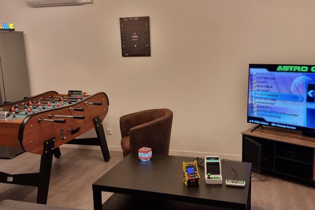 Belle Maison Climatisee Renovee Pac-Man Entre Collegues, Amis, Famille - Barbecue - Netflix - Prime - Baby Foot 50Cts Saint-Seurin-sur-l'Isle المظهر الخارجي الصورة