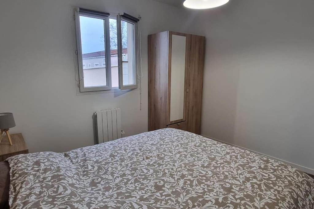Belle Maison Climatisee Renovee Pac-Man Entre Collegues, Amis, Famille - Barbecue - Netflix - Prime - Baby Foot 50Cts Saint-Seurin-sur-l'Isle المظهر الخارجي الصورة