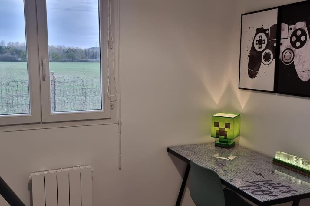 Belle Maison Climatisee Renovee Pac-Man Entre Collegues, Amis, Famille - Barbecue - Netflix - Prime - Baby Foot 50Cts Saint-Seurin-sur-l'Isle المظهر الخارجي الصورة