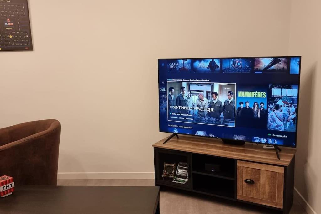 Belle Maison Climatisee Renovee Pac-Man Entre Collegues, Amis, Famille - Barbecue - Netflix - Prime - Baby Foot 50Cts Saint-Seurin-sur-l'Isle المظهر الخارجي الصورة