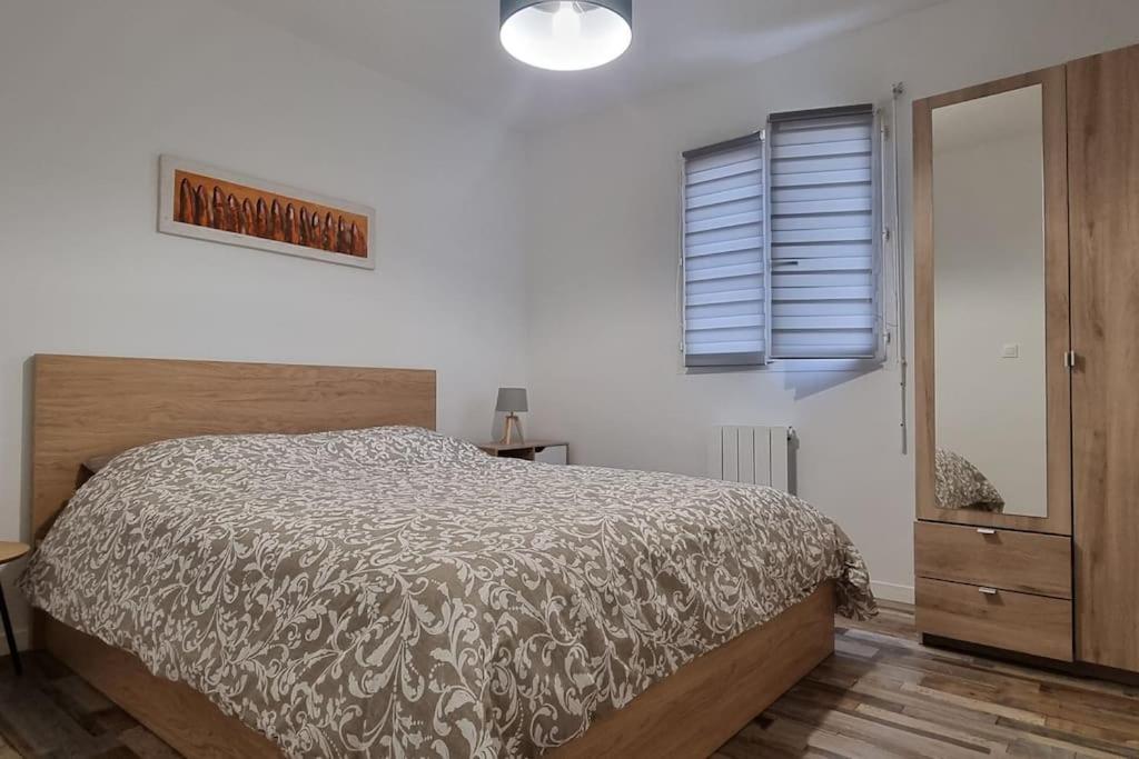 Belle Maison Climatisee Renovee Pac-Man Entre Collegues, Amis, Famille - Barbecue - Netflix - Prime - Baby Foot 50Cts Saint-Seurin-sur-l'Isle المظهر الخارجي الصورة