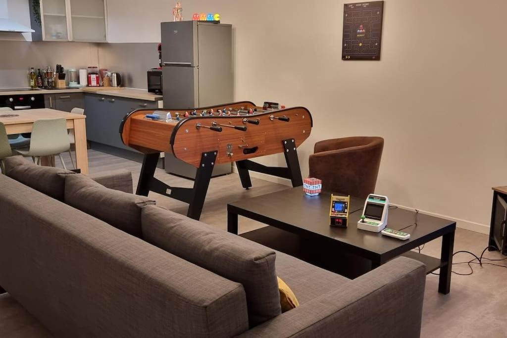 Belle Maison Climatisee Renovee Pac-Man Entre Collegues, Amis, Famille - Barbecue - Netflix - Prime - Baby Foot 50Cts Saint-Seurin-sur-l'Isle المظهر الخارجي الصورة