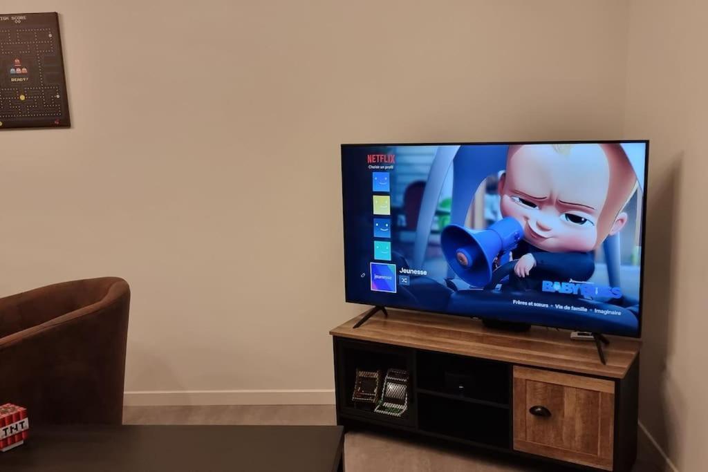 Belle Maison Climatisee Renovee Pac-Man Entre Collegues, Amis, Famille - Barbecue - Netflix - Prime - Baby Foot 50Cts Saint-Seurin-sur-l'Isle المظهر الخارجي الصورة