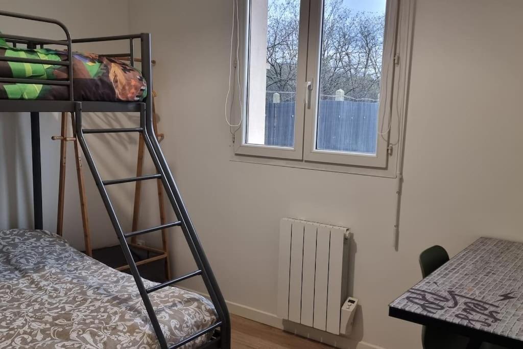 Belle Maison Climatisee Renovee Pac-Man Entre Collegues, Amis, Famille - Barbecue - Netflix - Prime - Baby Foot 50Cts Saint-Seurin-sur-l'Isle المظهر الخارجي الصورة