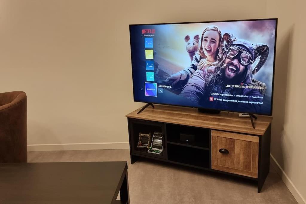 Belle Maison Climatisee Renovee Pac-Man Entre Collegues, Amis, Famille - Barbecue - Netflix - Prime - Baby Foot 50Cts Saint-Seurin-sur-l'Isle المظهر الخارجي الصورة