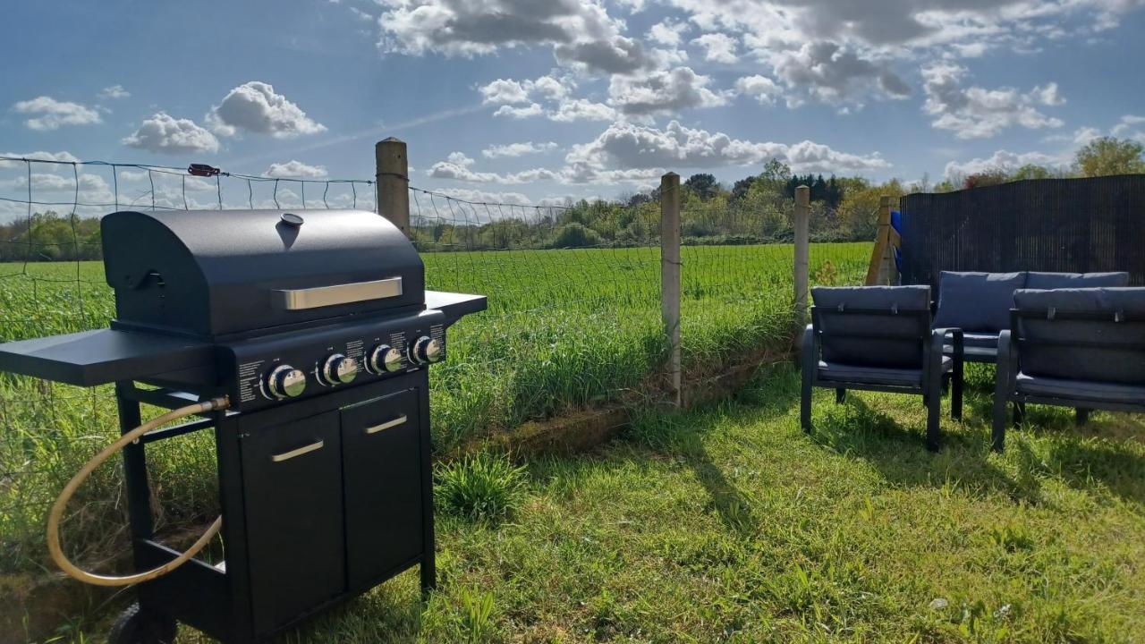 Belle Maison Climatisee Renovee Pac-Man Entre Collegues, Amis, Famille - Barbecue - Netflix - Prime - Baby Foot 50Cts Saint-Seurin-sur-l'Isle المظهر الخارجي الصورة